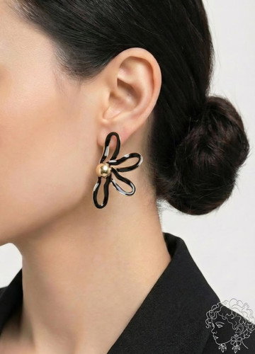 گوشواره استیل میدنایت