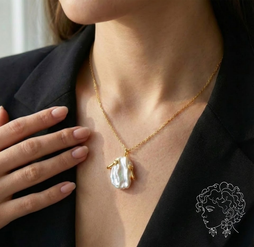 گردنبند مرواریدی آغوش